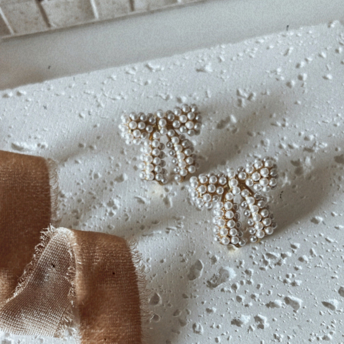 Maria Pearl Bow Earrings : 14k Gold Filled