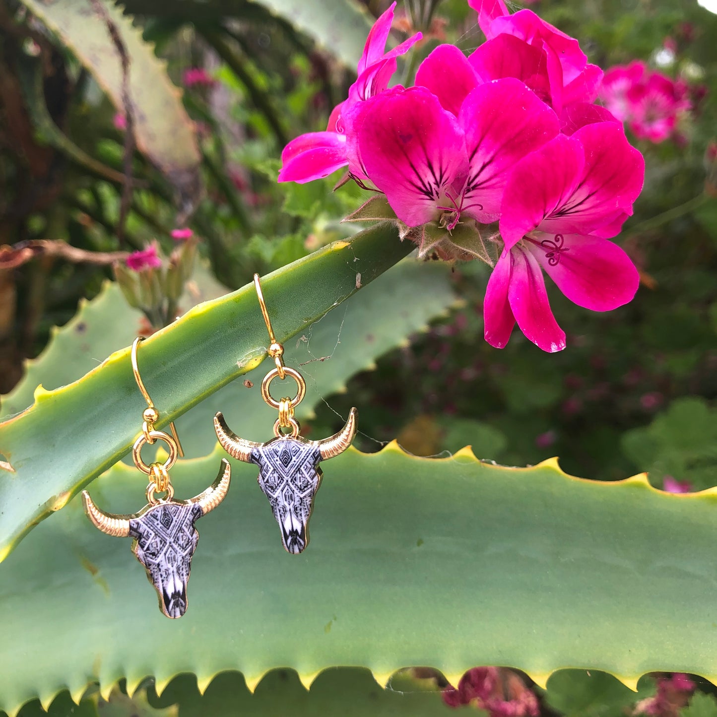 Steer Head Earrings :: Geo