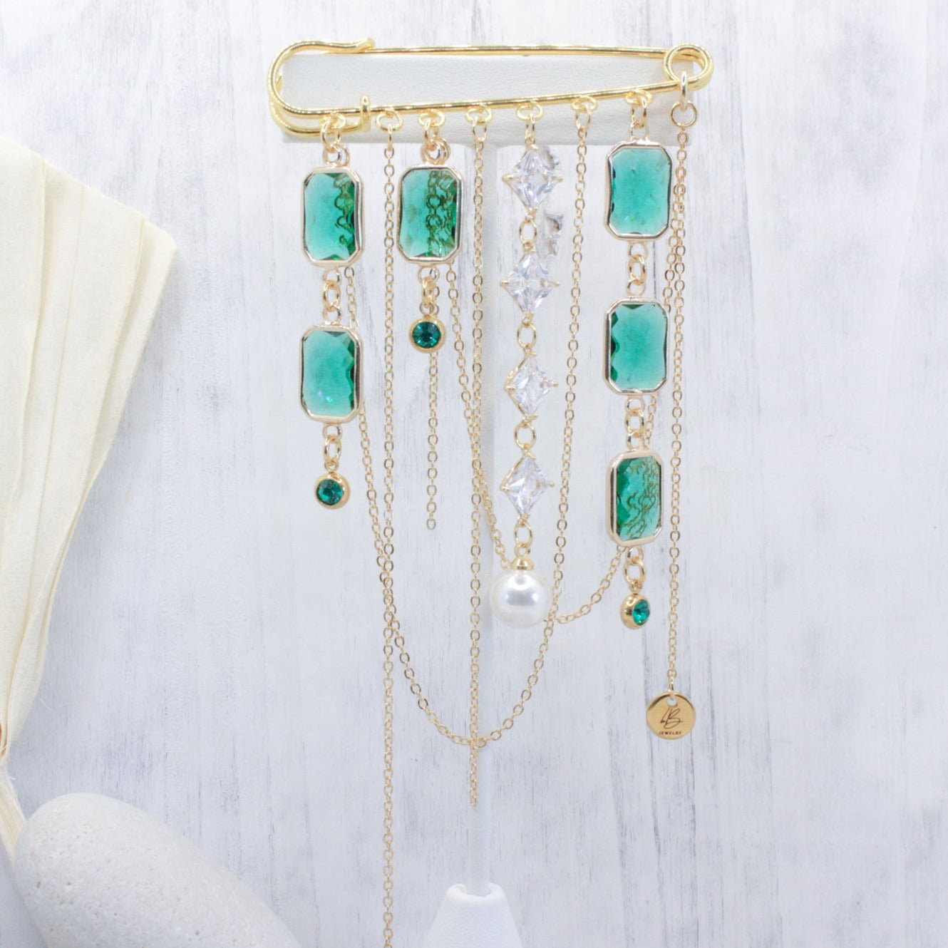 Debutante & Dowry Gemstone Pin : Emerald
