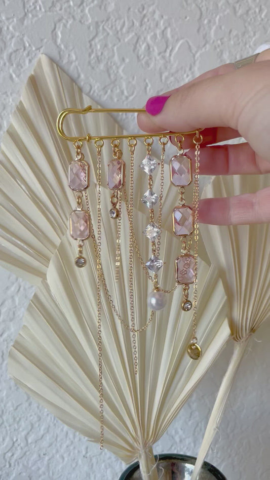 Debutante & Dowry Gemstone Pin : Rose